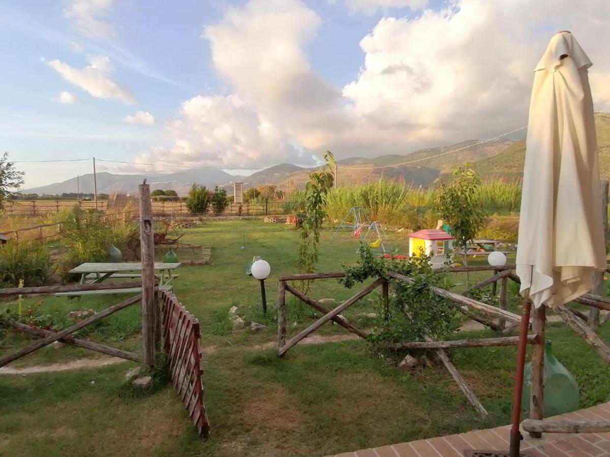 Casale Cavatella Bed & Breakfast Sermoneta Ngoại thất bức ảnh