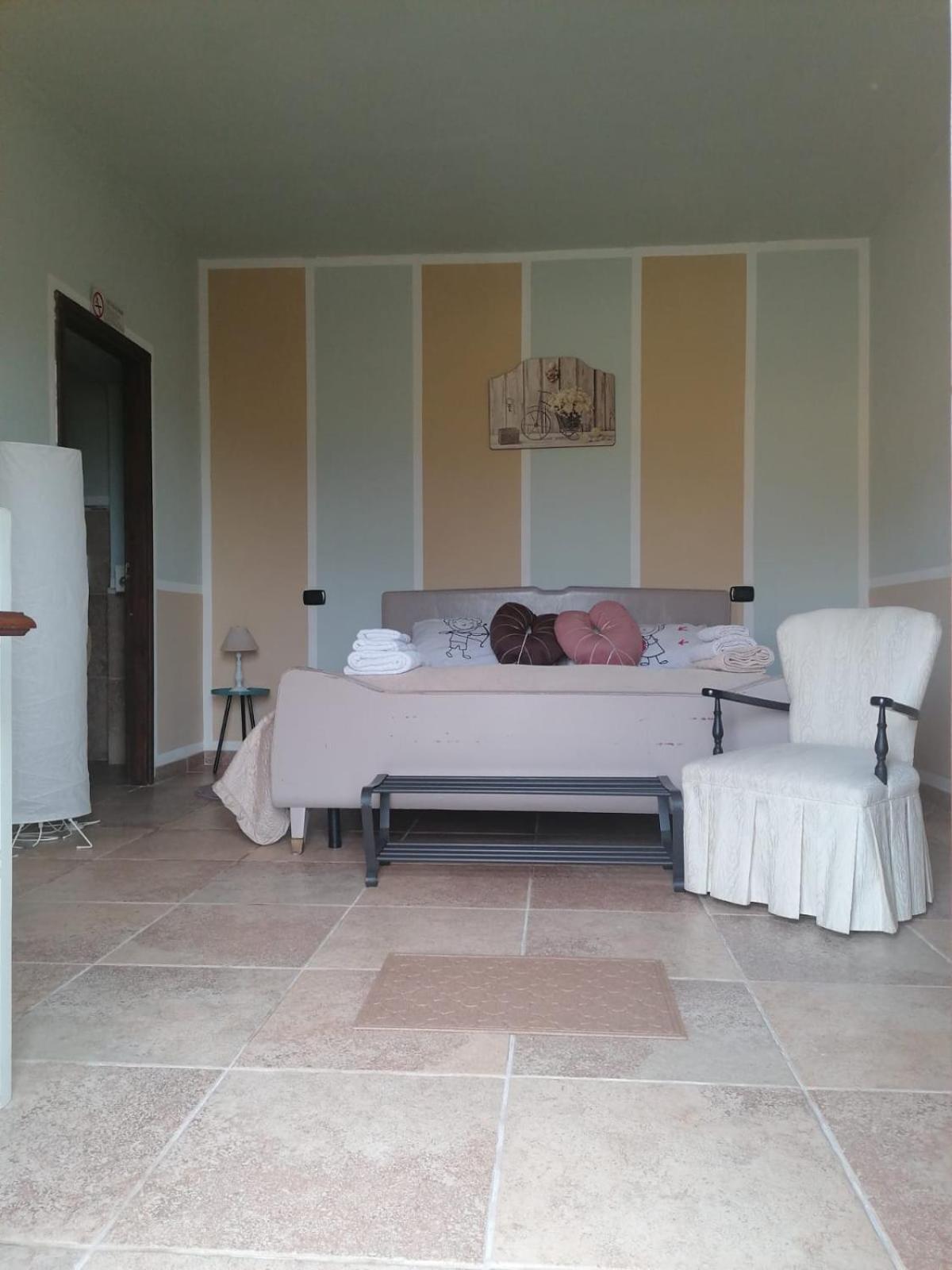 Casale Cavatella Bed & Breakfast Sermoneta Ngoại thất bức ảnh