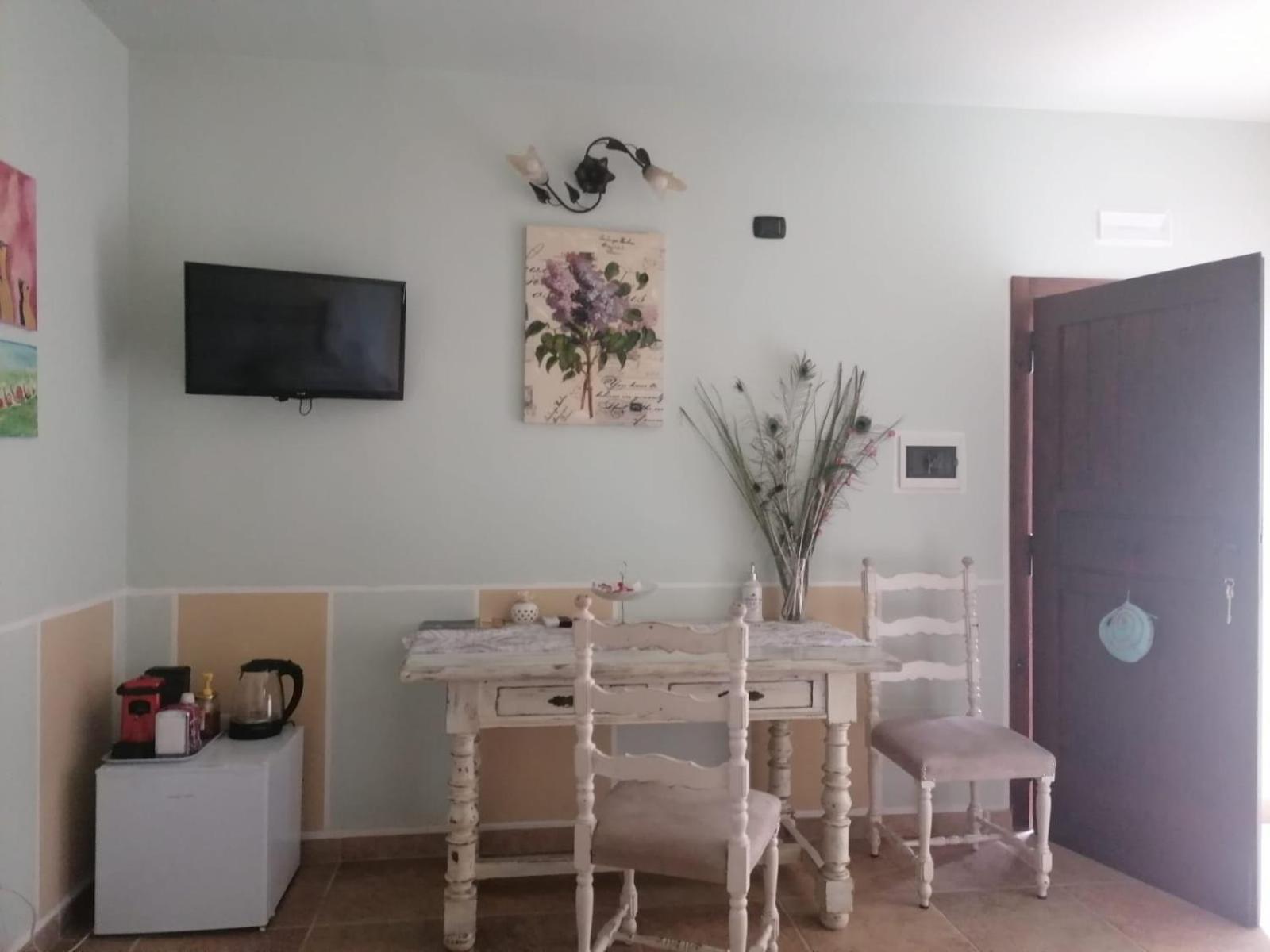 Casale Cavatella Bed & Breakfast Sermoneta Ngoại thất bức ảnh