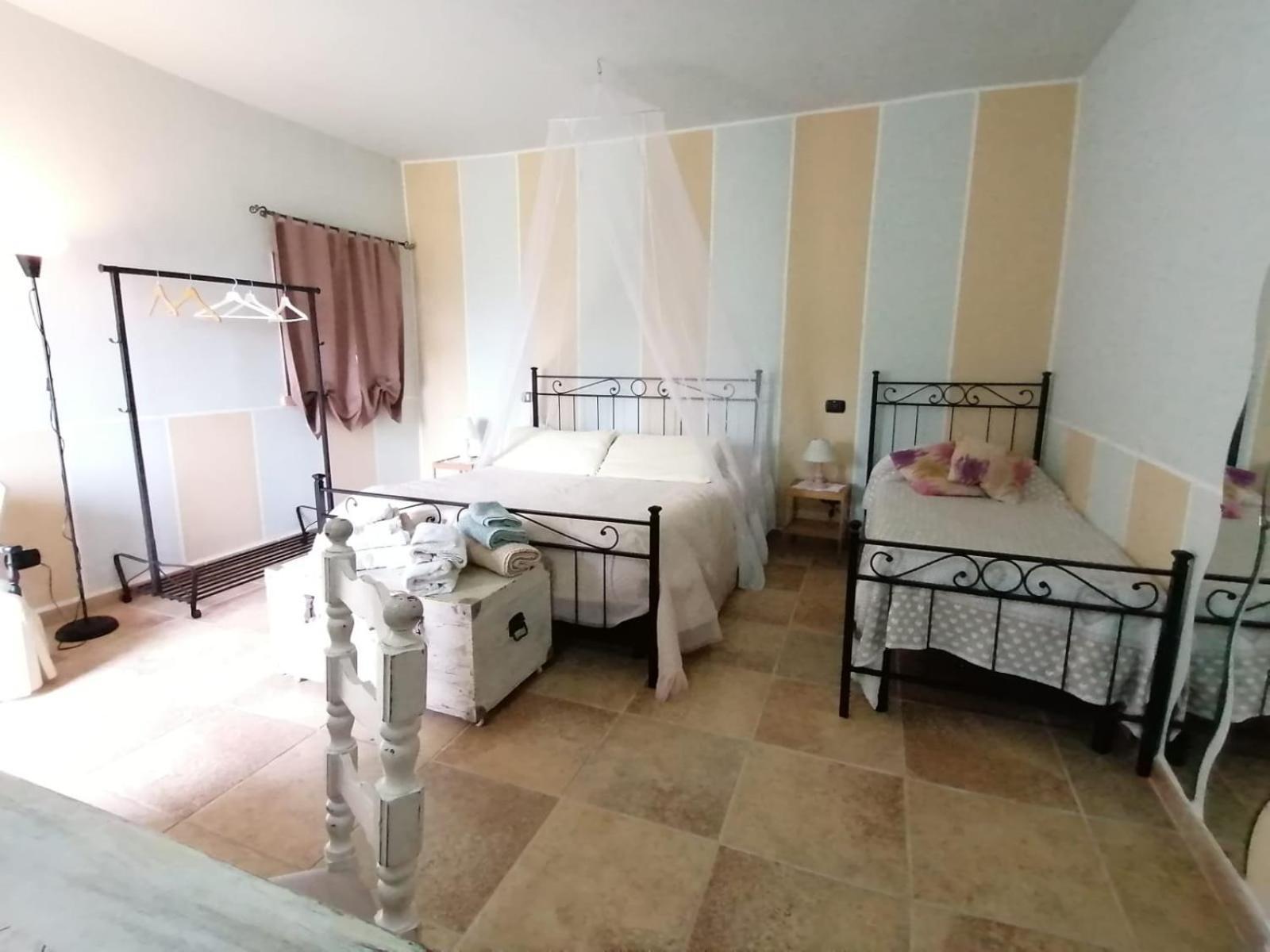 Casale Cavatella Bed & Breakfast Sermoneta Ngoại thất bức ảnh