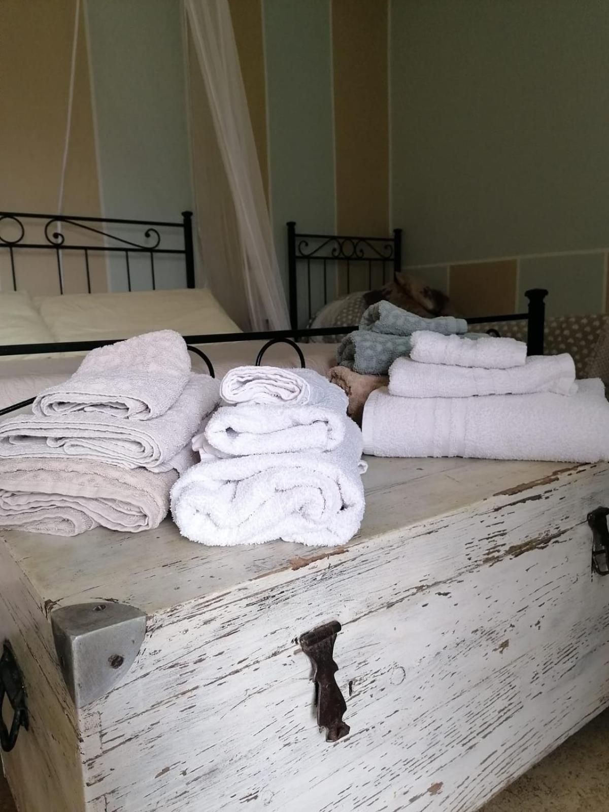 Casale Cavatella Bed & Breakfast Sermoneta Ngoại thất bức ảnh